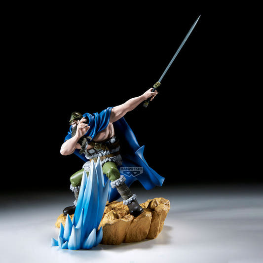 Figura de Dorry de One Piece con espada, capa azul y base rocosa - 4