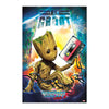 Póster vertical de Groot con una cinta de casete de Guardianes de la Galaxia Vol. 2