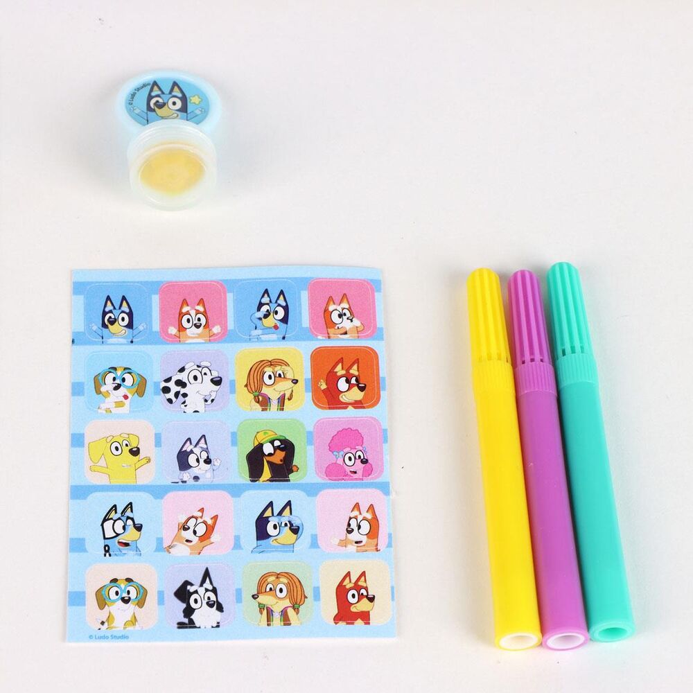 Set de cuaderno Bluey con estuche, personajes y útiles de escritura - 4