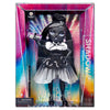 Muñeca Shanelle Onyx de Shadow High con vestido blanco y negro