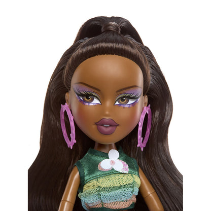 Muñeca Sasha Bratz Pixiez con alas translúcidas y conjunto verde y lila - 3
