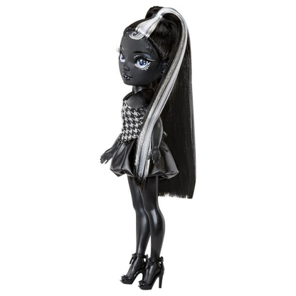 Muñeca Shanelle Shadow High de MGA con cabello negro y mecha blanca - 4