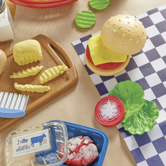 Kit Creative Chefs de Little Tikes con accesorios para preparar una hamburguesa - 4