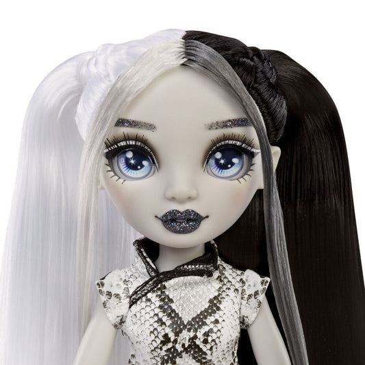 Muñeca Heather Grayson Shadow High con cabello bicolor y vestido blanco y negro - 6