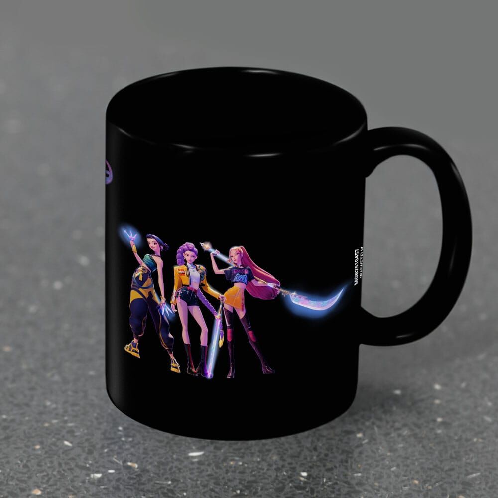 Taza negra de cerámica KPop Demon Hunters con ilustración de las guerreras - 2