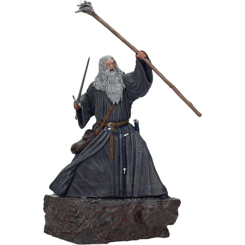 Figura de Gandalf en Moria con bastón y espada