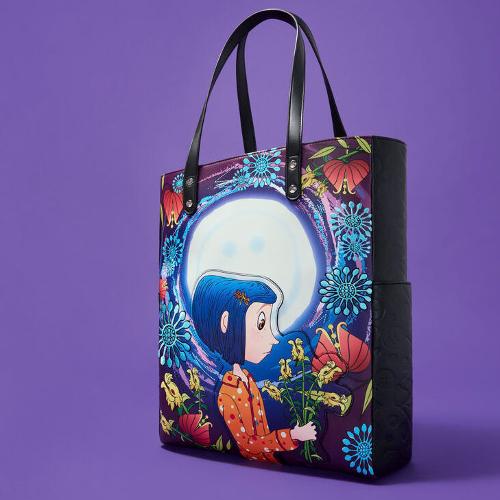 Bolsa shopping Loungefly de Coraline con diseño floral a todo color - 4