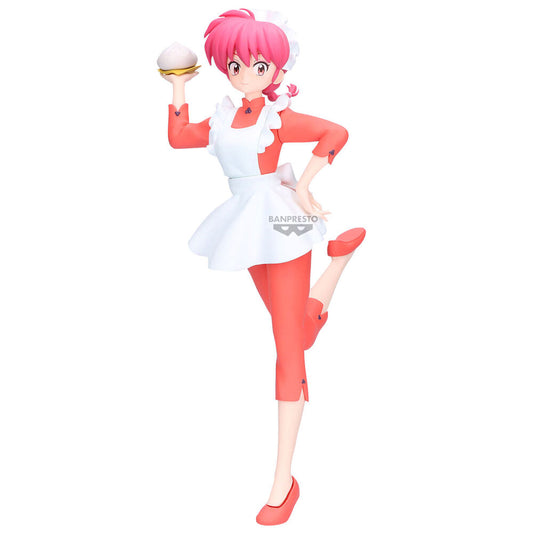 Figura de Ranma Saotome con atuendo rojo y blanco y delantal