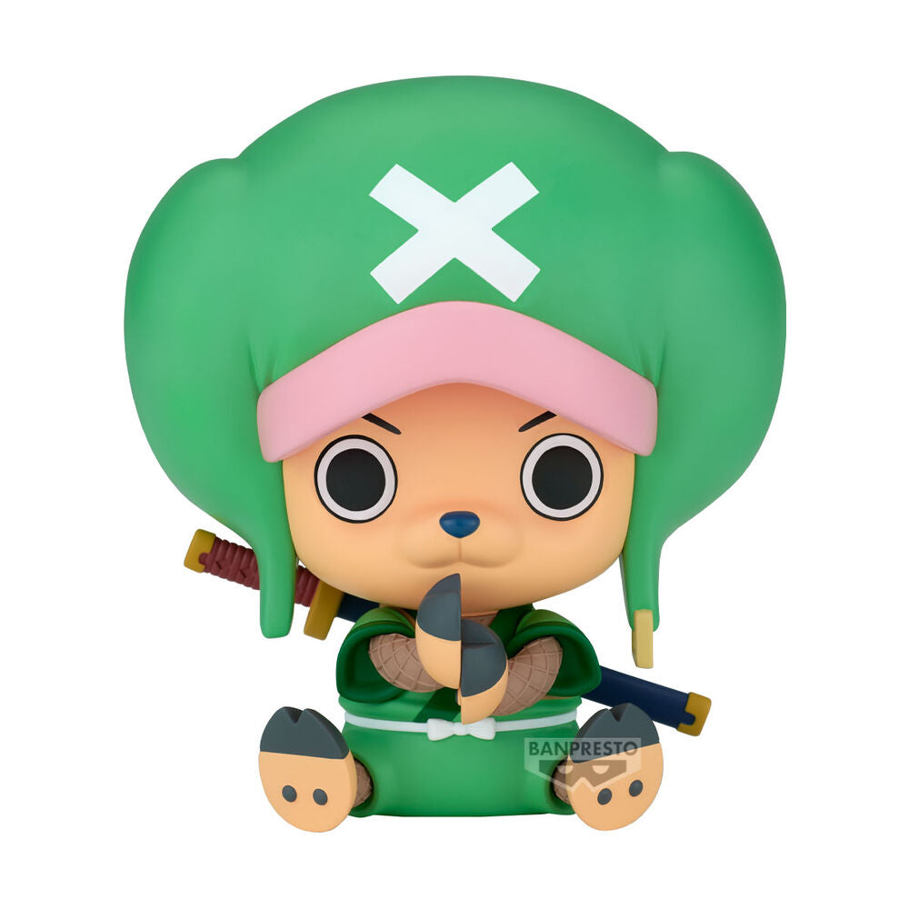 Figura de Chopper de One Piece sentado con sombrero verde
