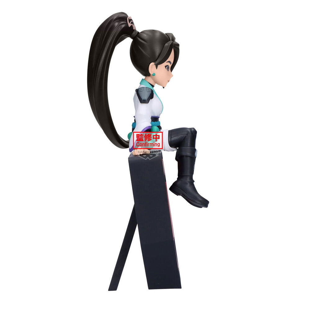 Figura Banpresto de Sage de Valorant sobre una base con el emblema del juego - 2