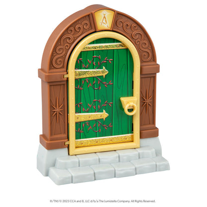 Portal mágico The Elf on the Shelf con puerta verde y fondo invernal - 3
