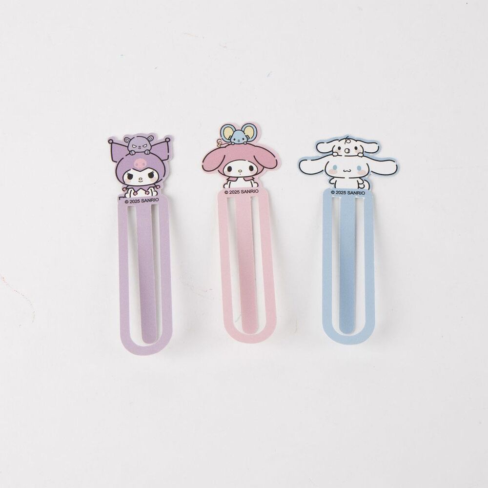 Set de papelería Hello Kitty con libreta rosa, tres marcapáginas y llavero - 3