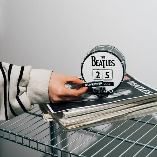 Calendario perpetuo 3D de The Beatles con diseño de batería - 7