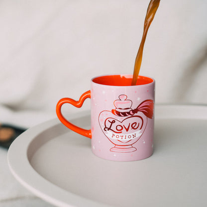 Taza rosa de cerámica Harry Potter Amortentia con asa roja de corazón - 7