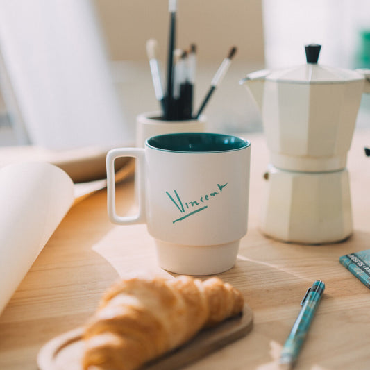 Taza de cerámica ERIK Van Gogh Museum con paisaje e interior verde - 7