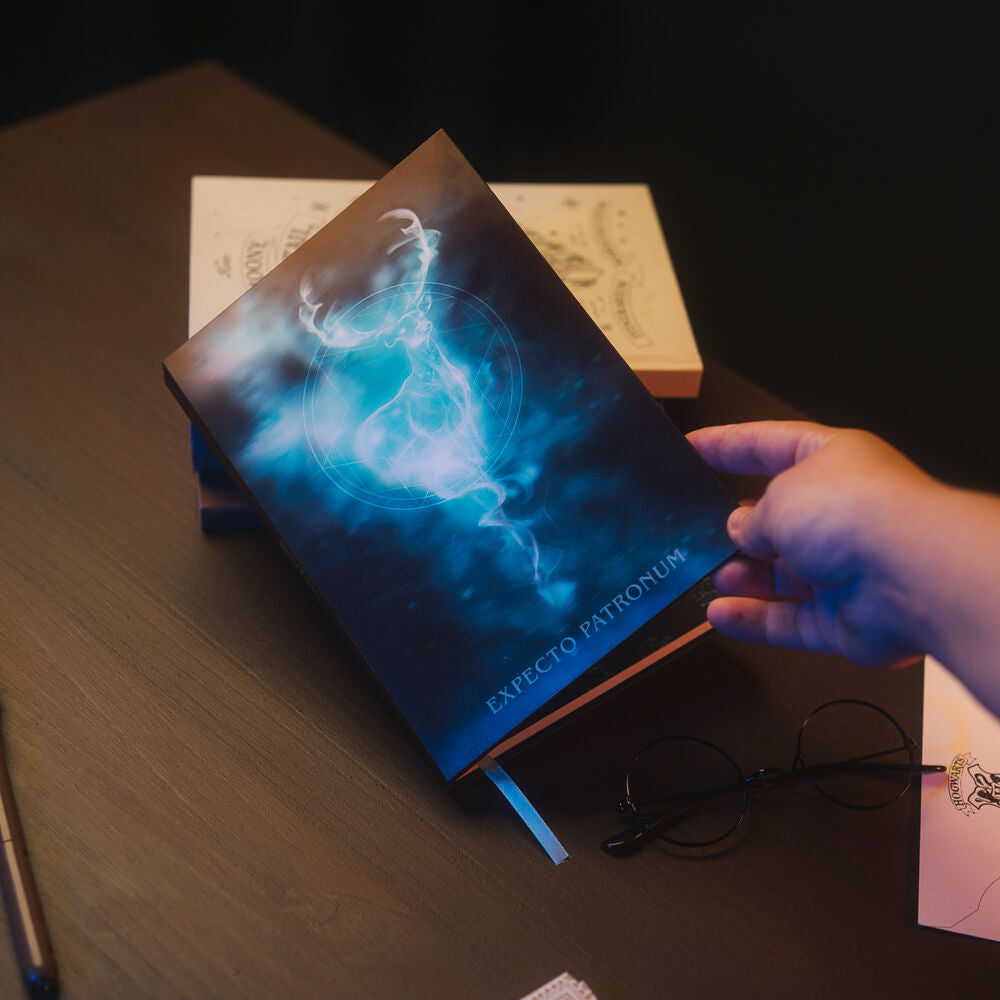 Cuaderno A5 Harry Potter con portada lenticular de un ciervo luminoso - 6