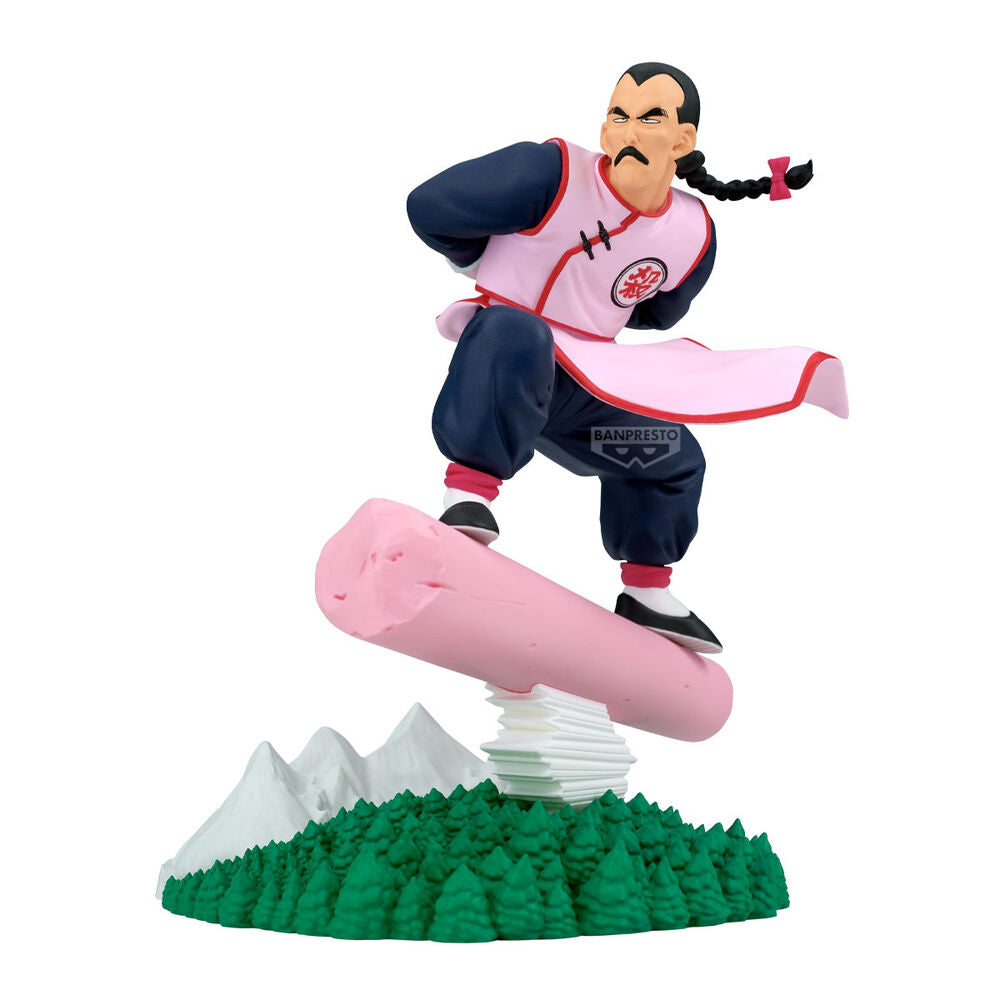Figura de Taopaipai de Dragon Ball sobre una base paisajística