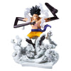 Figura de Monkey D. Luffy Gear 4 Senkokkei de One Piece sobre una base de humo