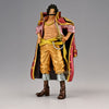 Figura de Gold D. Roger de One Piece con capa roja y espada