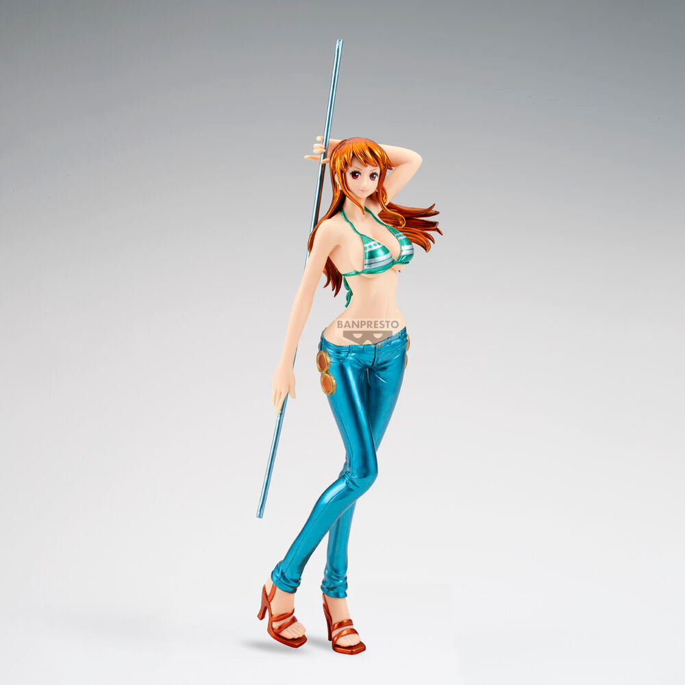 Figura de Nami de One Piece Glitter & Glamorous con bastón