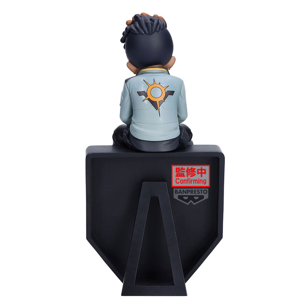 Figura de Phoenix de Valorant sentado sobre una base negra y roja - 4