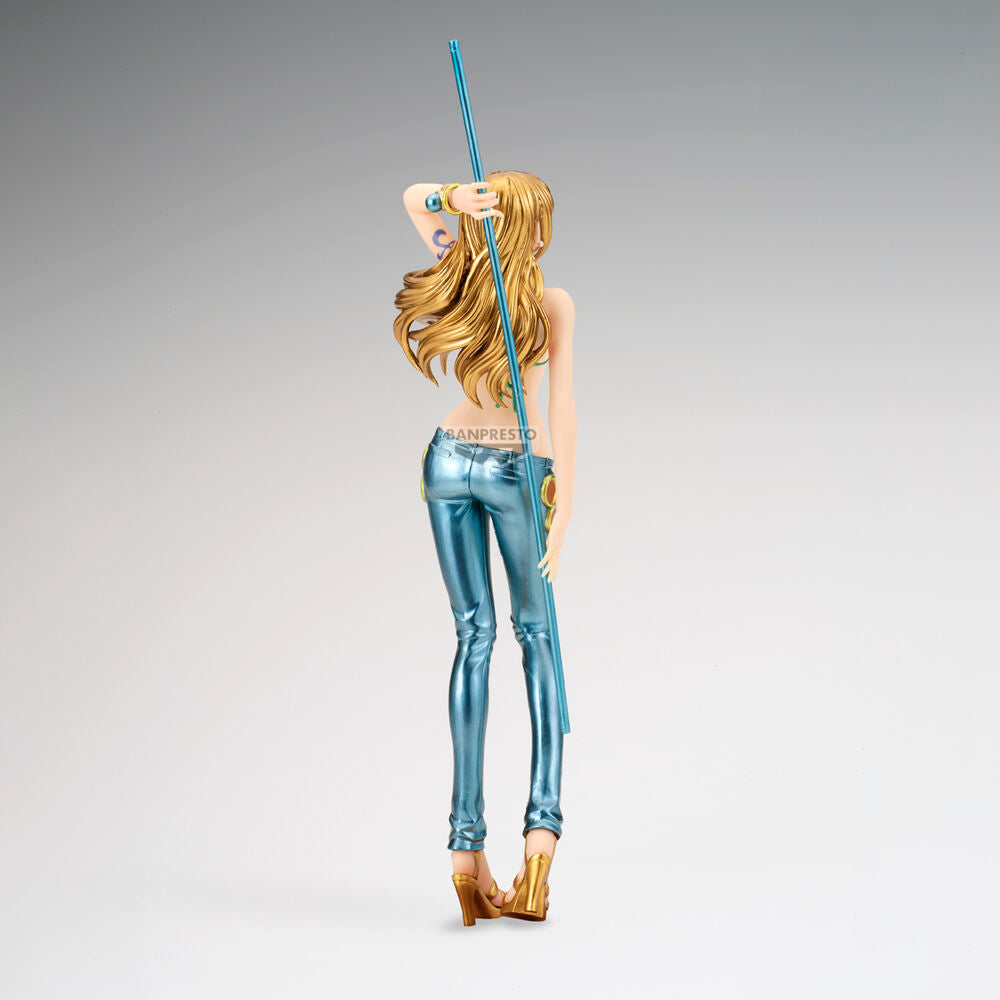 Figura de Nami de One Piece Glitter & Glamorous con top verde y vaqueros azules - 4