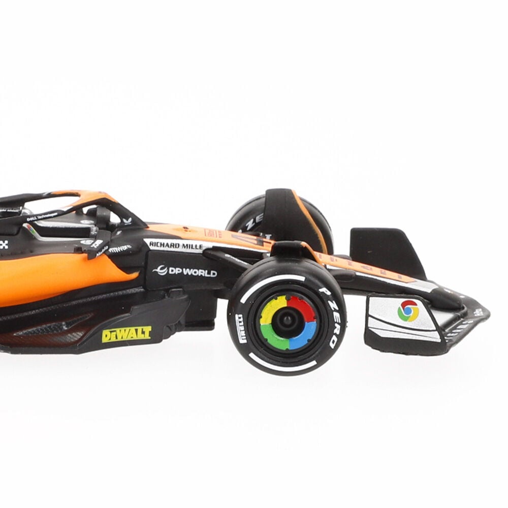 Coche McLaren F1 2023 Burago a escala 1:43 en naranja y negro - 3