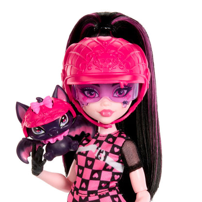 Muñeca Draculaura Monster High con scooter rosa y negro y Count Fabulous - 4