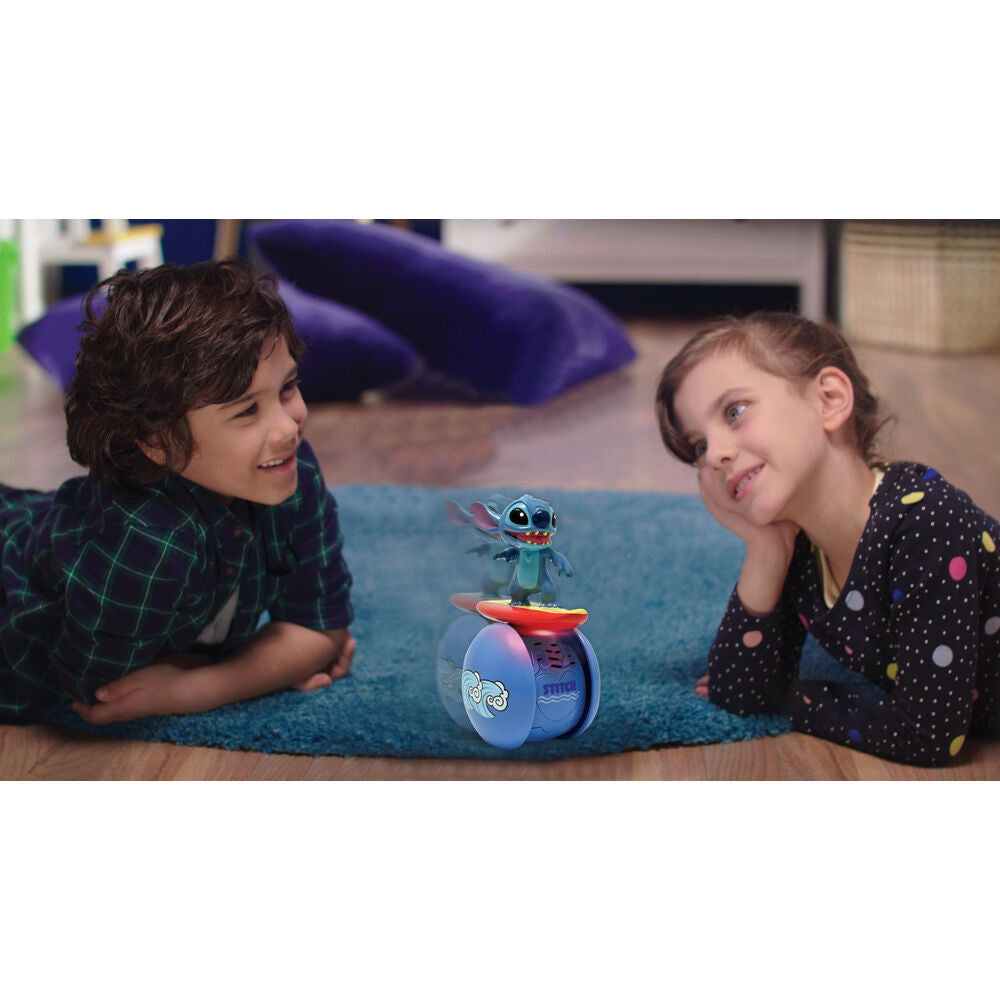 Robot interactivo Stitch Surfista Disney con luces - 5