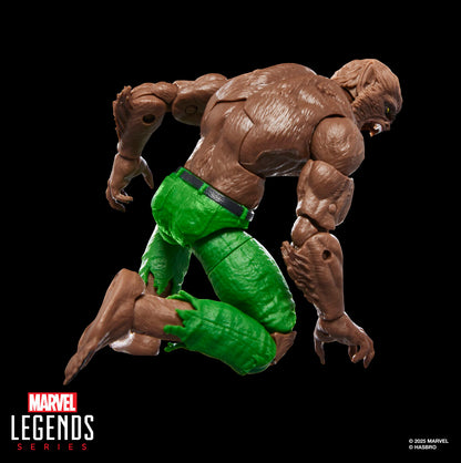 Figura articulada Werewolf By Night Marvel Legends con pelaje marrón y pantalón verde - 3