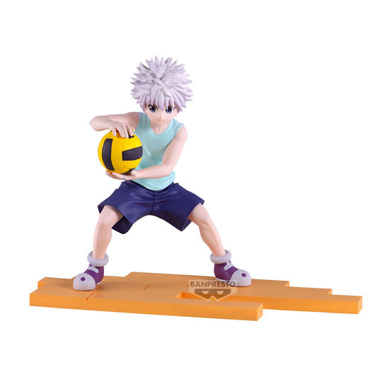Figura de Killua de Hunter x Hunter con balón sobre base naranja