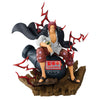 Figura de Shanks de One Piece sobre una base de madera con efectos rojos