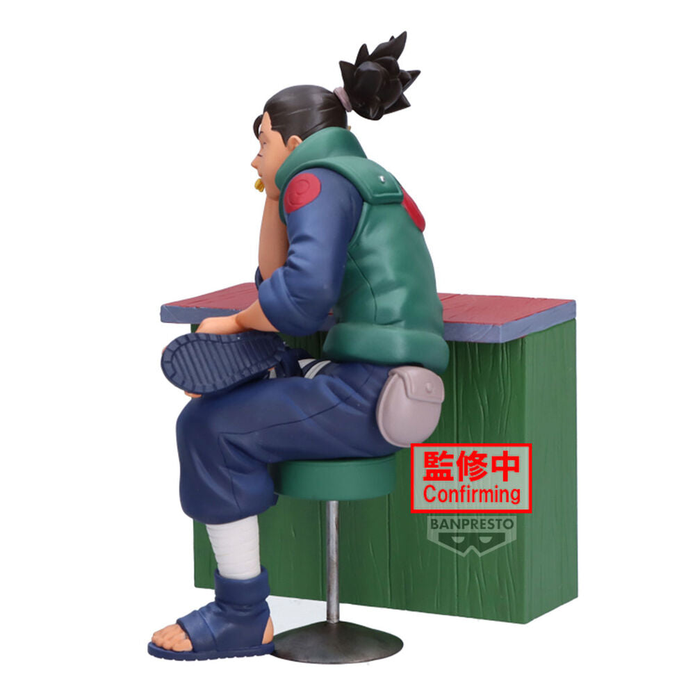 Figura de Iruka Umino de Naruto sentado junto a una mesa - 2