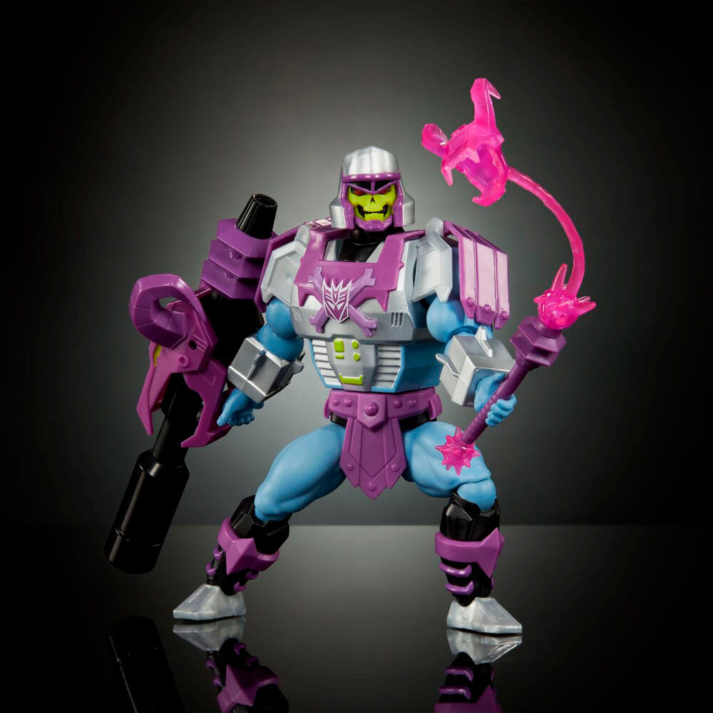 Figura articulada Armor Skeletor Megatron de 14 cm con accesorios - 3