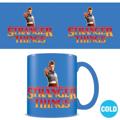 Taza azul termocolora Stranger Things 5 con personajes y logotipo - 2