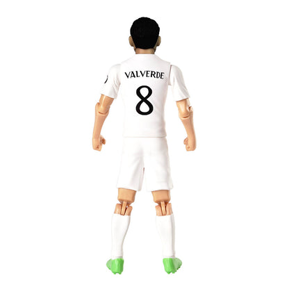 Figura de acción de Federico Valverde con equipación del Real Madrid y balón - 3
