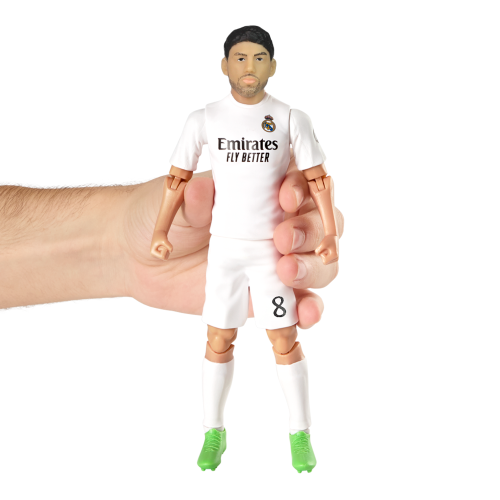 Figura de acción de Federico Valverde con equipación del Real Madrid y balón - 5
