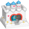 Figura Funko Bitty POP! de Bedtime Bear junto al castillo de Care-a-Lot