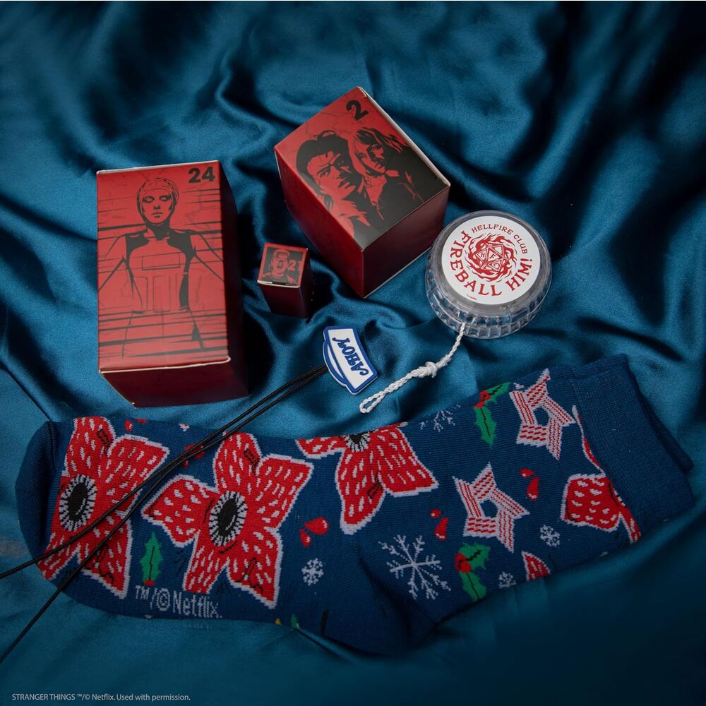 Calendario de Adviento Stranger Things con 24 regalos y diseño de televisor retro - 3