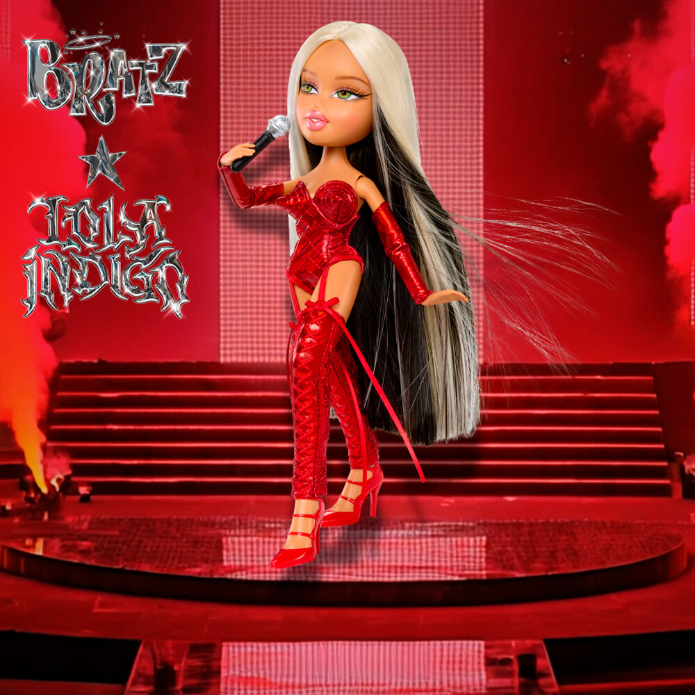 Muñeca Lola Índigo Bratz de MGA con estilismo rojo y capa decorada - 18