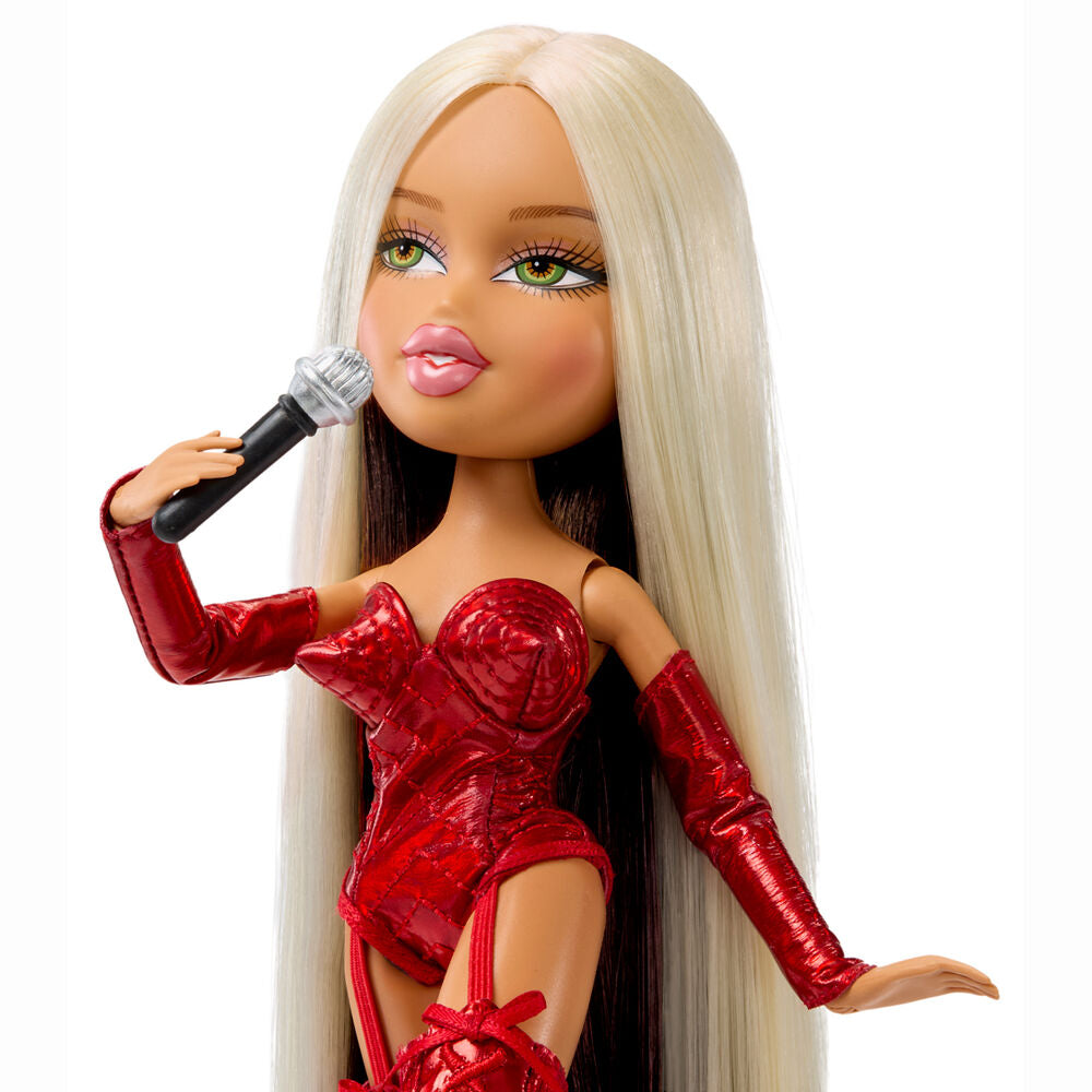 Muñeca Lola Índigo Bratz de MGA con estilismo rojo y capa decorada - 9