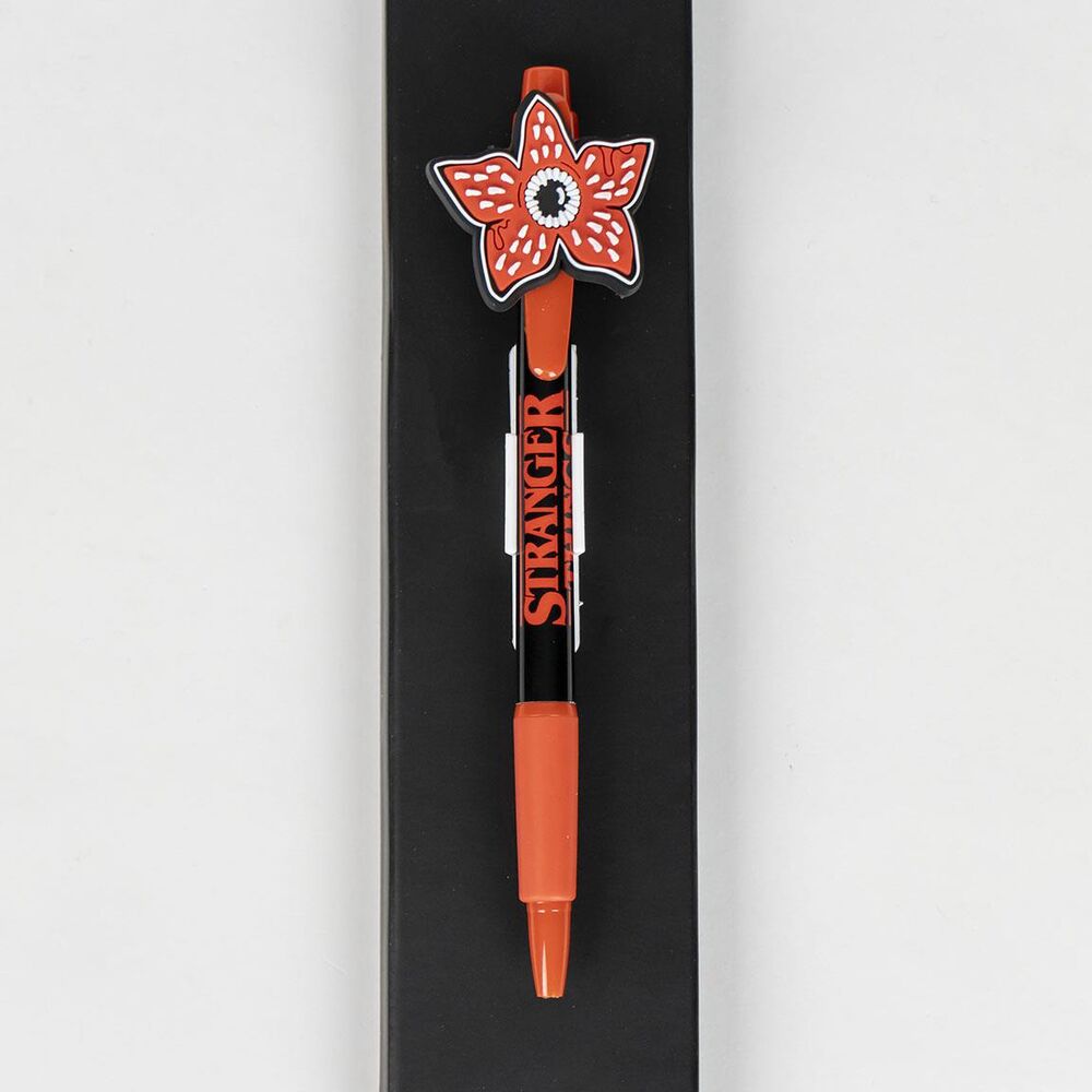 Set de papelería Stranger Things con cuaderno y bolígrafo en rojo y negro - 3