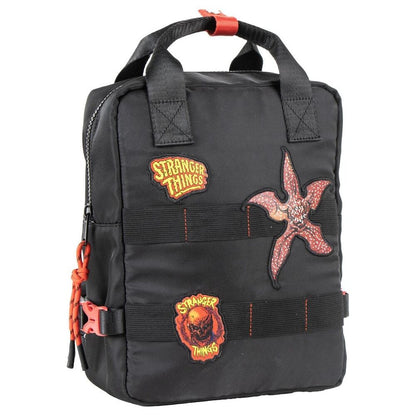 Mochila negra Stranger Things de Cerdá con detalles rojos