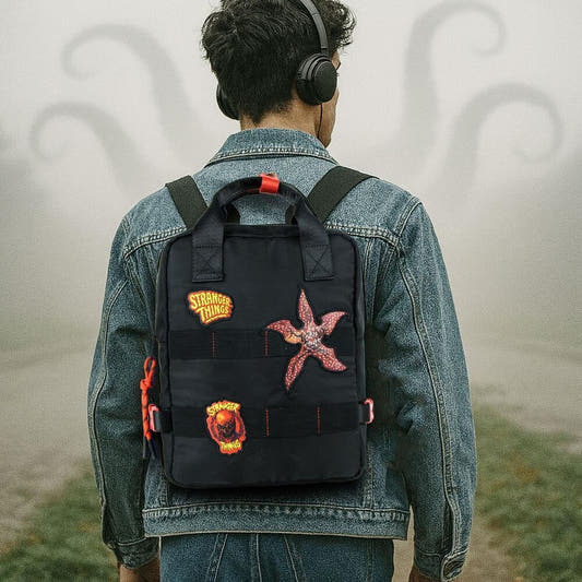 Mochila negra Stranger Things de Cerdá con detalles rojos - 4