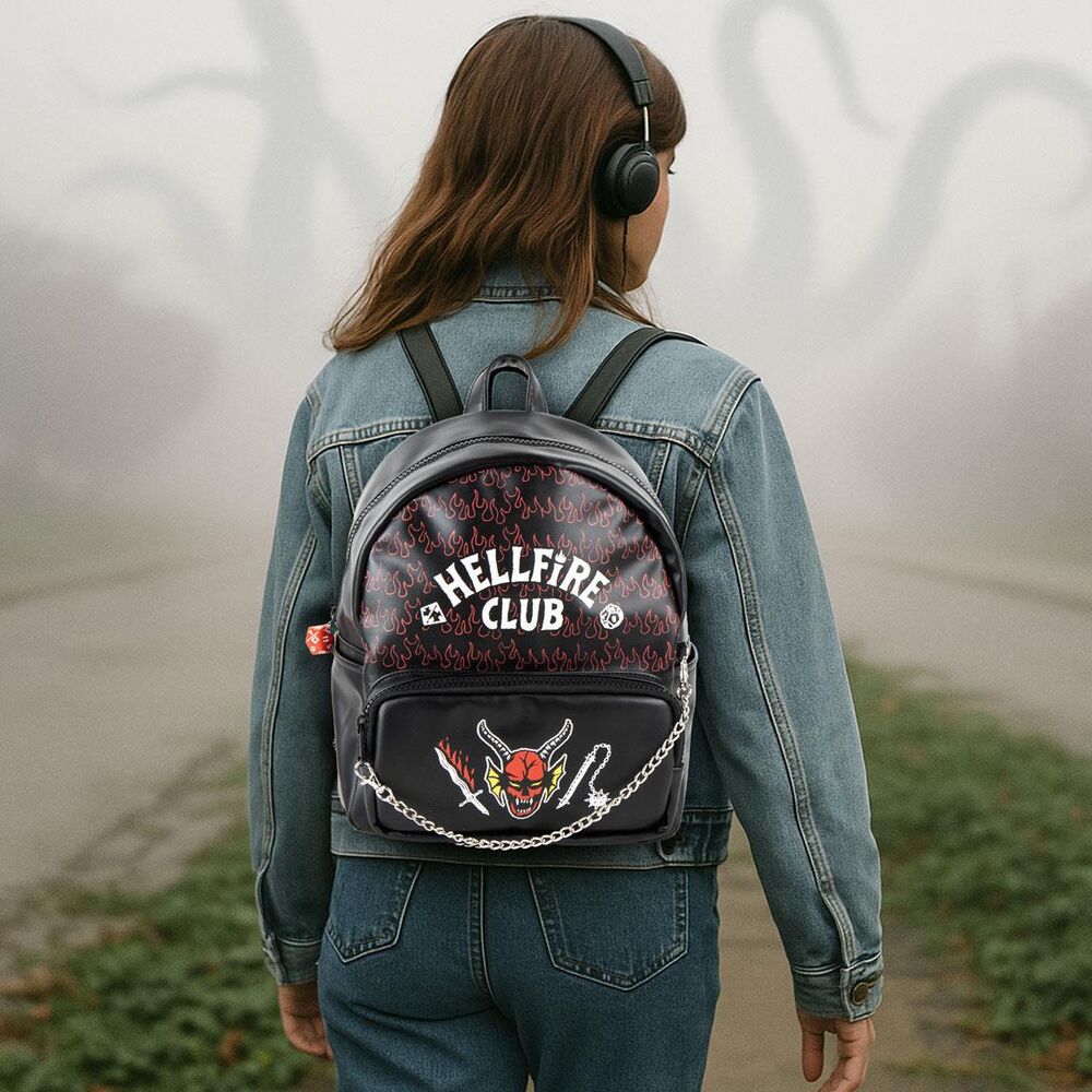 Mochila negra Stranger Things Hellfire Club con llamas y demonio - 5