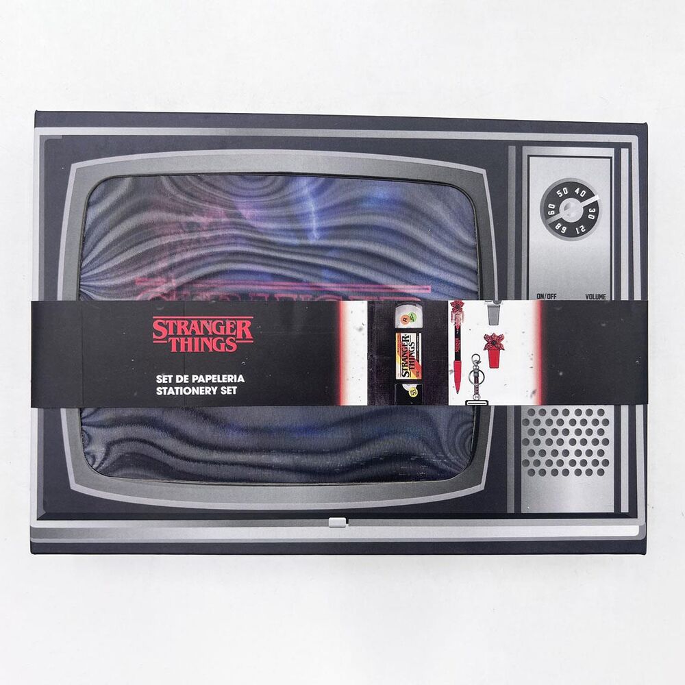 Set de papelería Stranger Things CERDÁ en caja ilustrada - 3