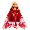 Muñeca Lola Índigo Bratz de MGA con estilismo rojo y capa decorada