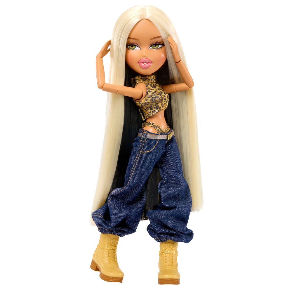 Muñeca Lola Índigo Bratz de MGA con estilismo rojo y capa decorada - 13
