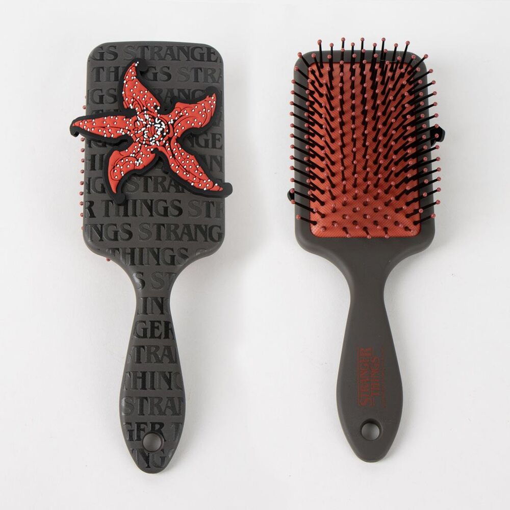 Cepillo para el pelo CERDÁ de Stranger Things en negro y rojo - 5