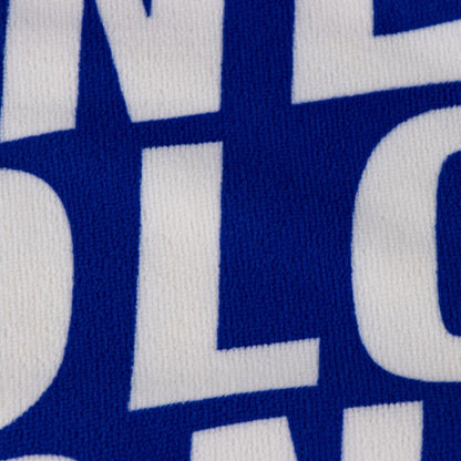 Poncho toalla azul del Real Madrid con capucha y escudo frontal - 4
